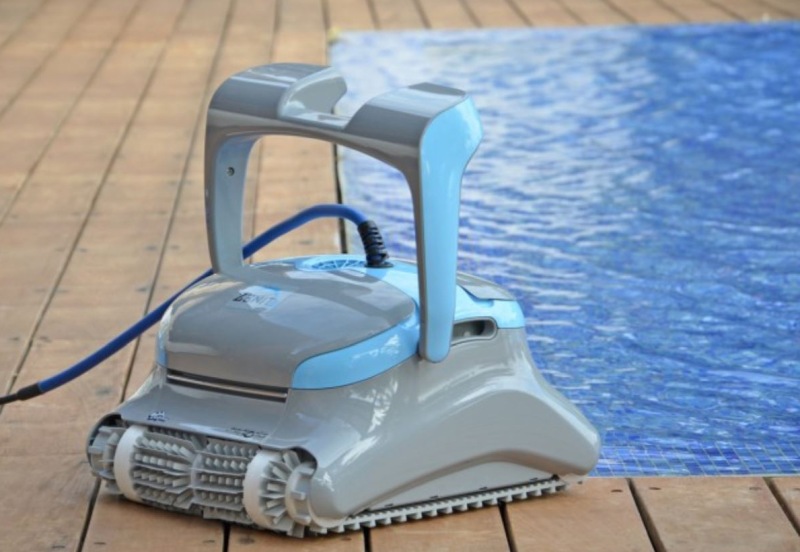 costi-manutenzione-gestione-piscina-pulizia